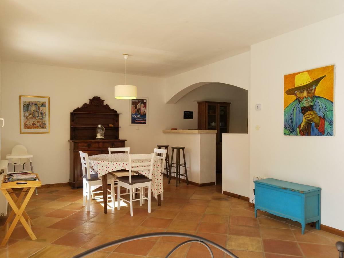 Vila Entre Nimes Et Arles Bellegarde  Exteriér fotografie